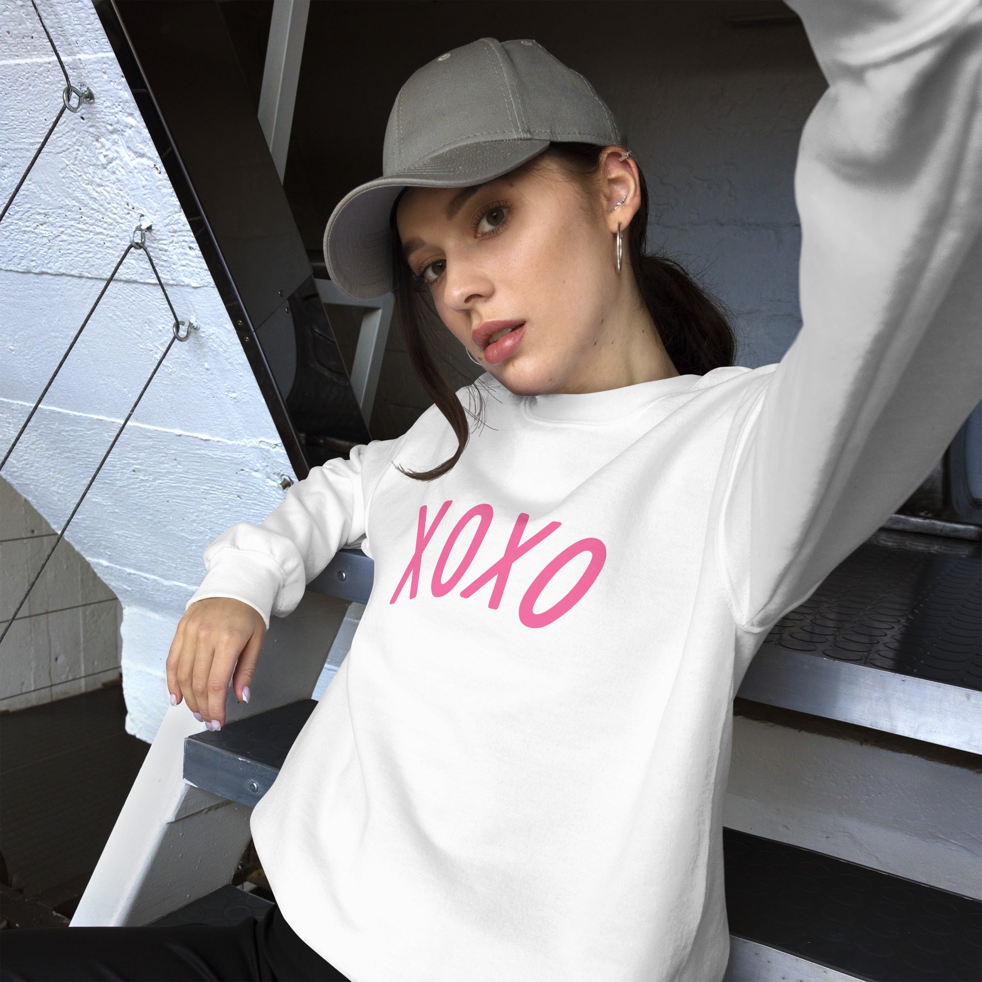 Preppy XOXO Crewneck Sweatshirt in Pink, White & Black